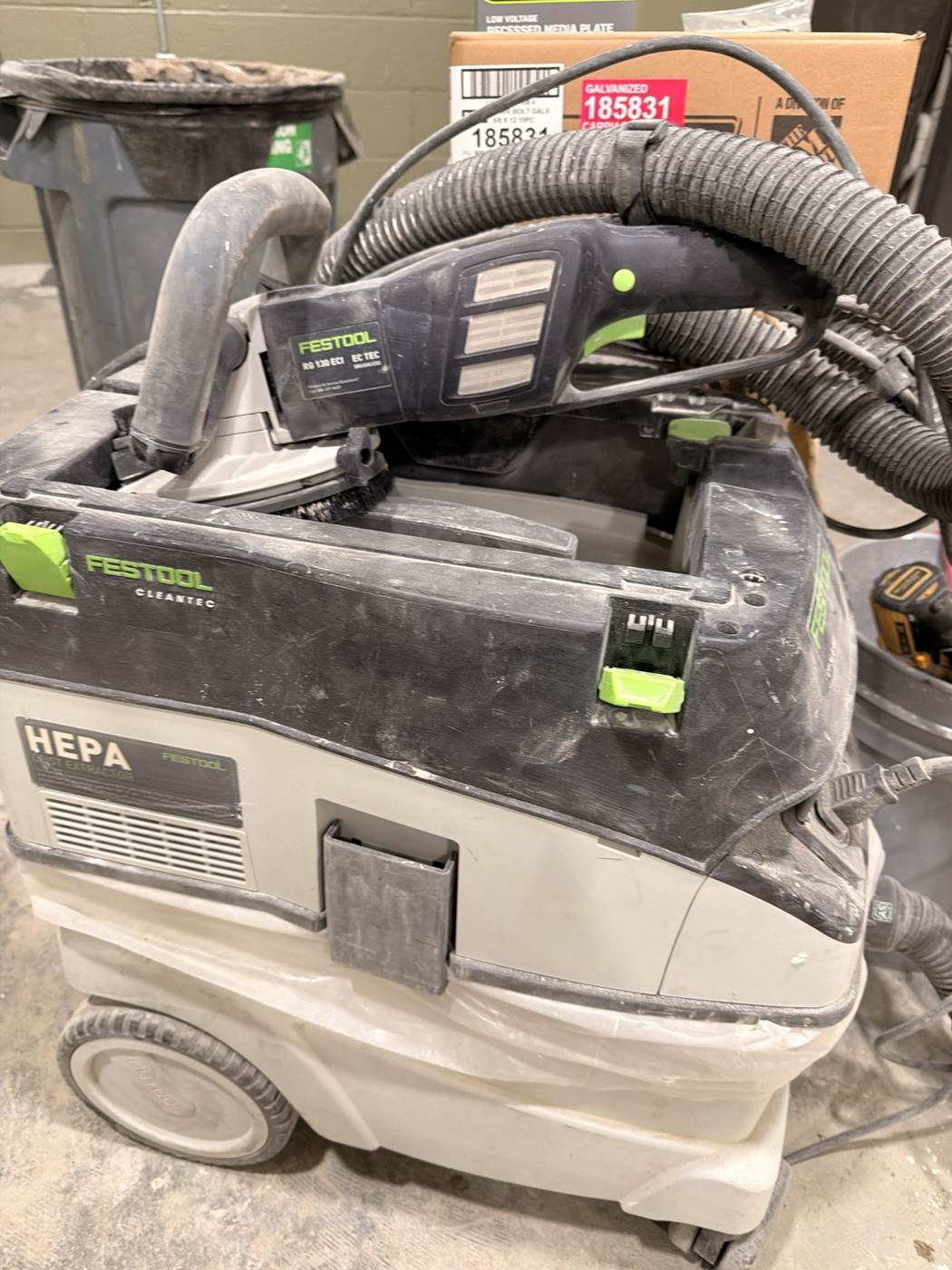 HEPA dust extraction for coating preparation